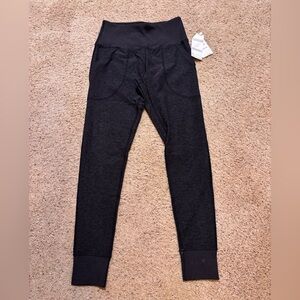 Zella Women’s Black Leggings with front pockets, size S.